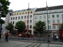 800 kg Fensterrahmen drohte auf Strasse zu rutschen Koeln Friesenplatz P24